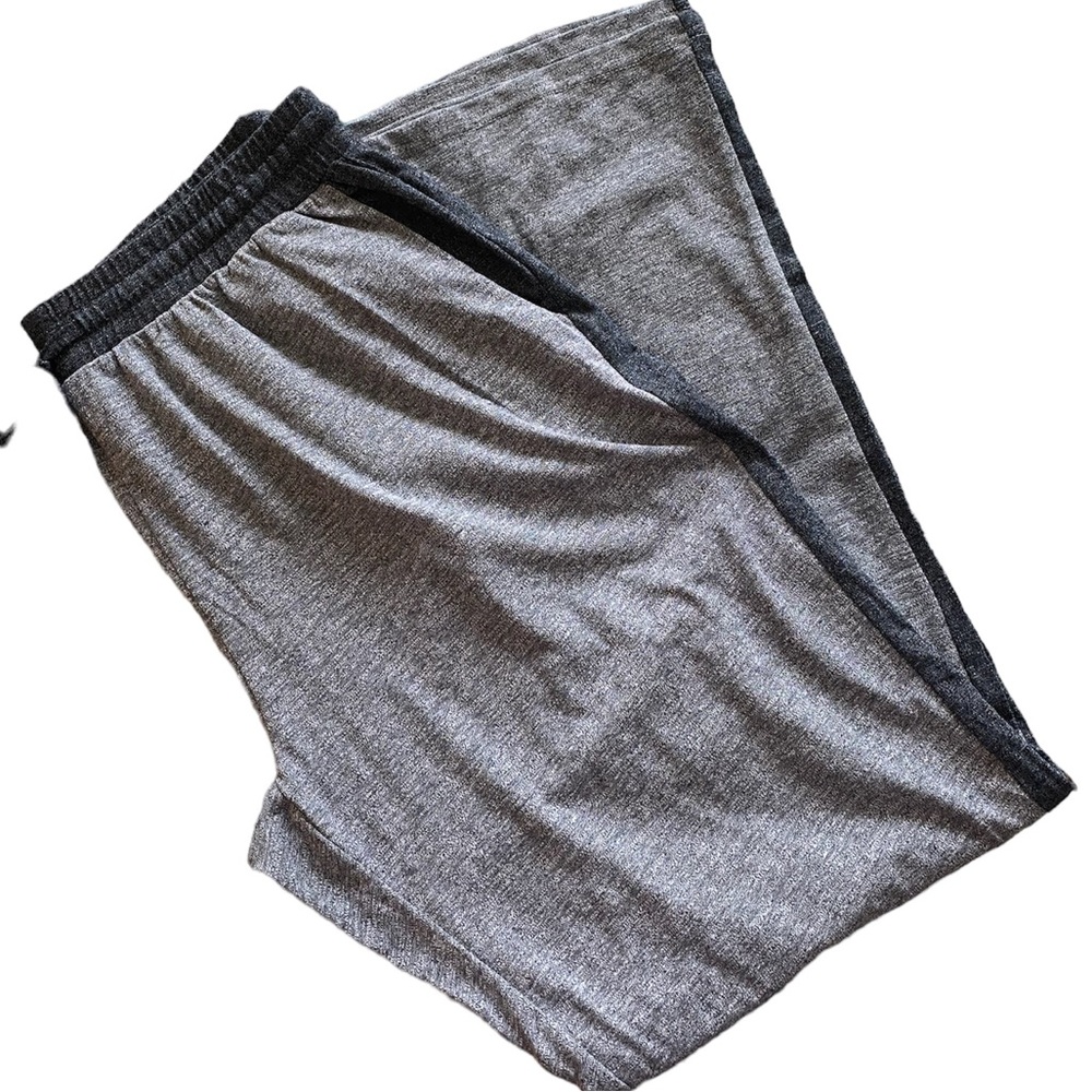 Simple by Suzanne Betro. Gray trousers NWT